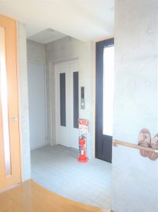 Eタイプ1LDK(6F南側)